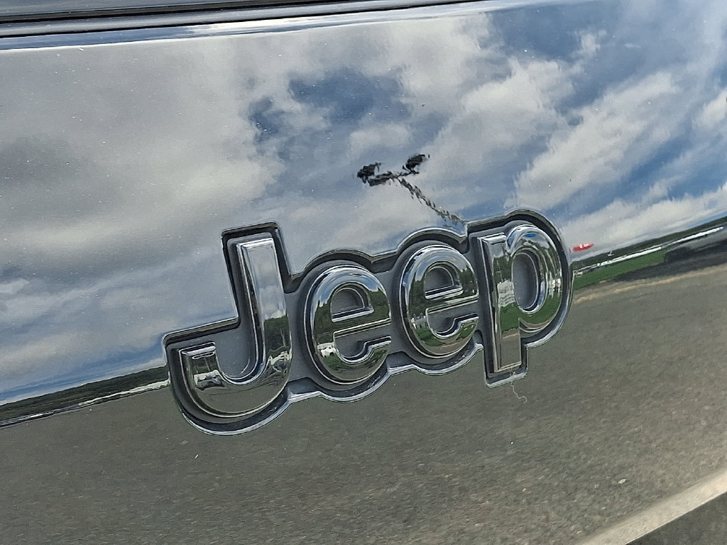 Used 2024 Jeep Grand Cherokee L Limited w/ Black Appearance Package AWD/4WD image 31