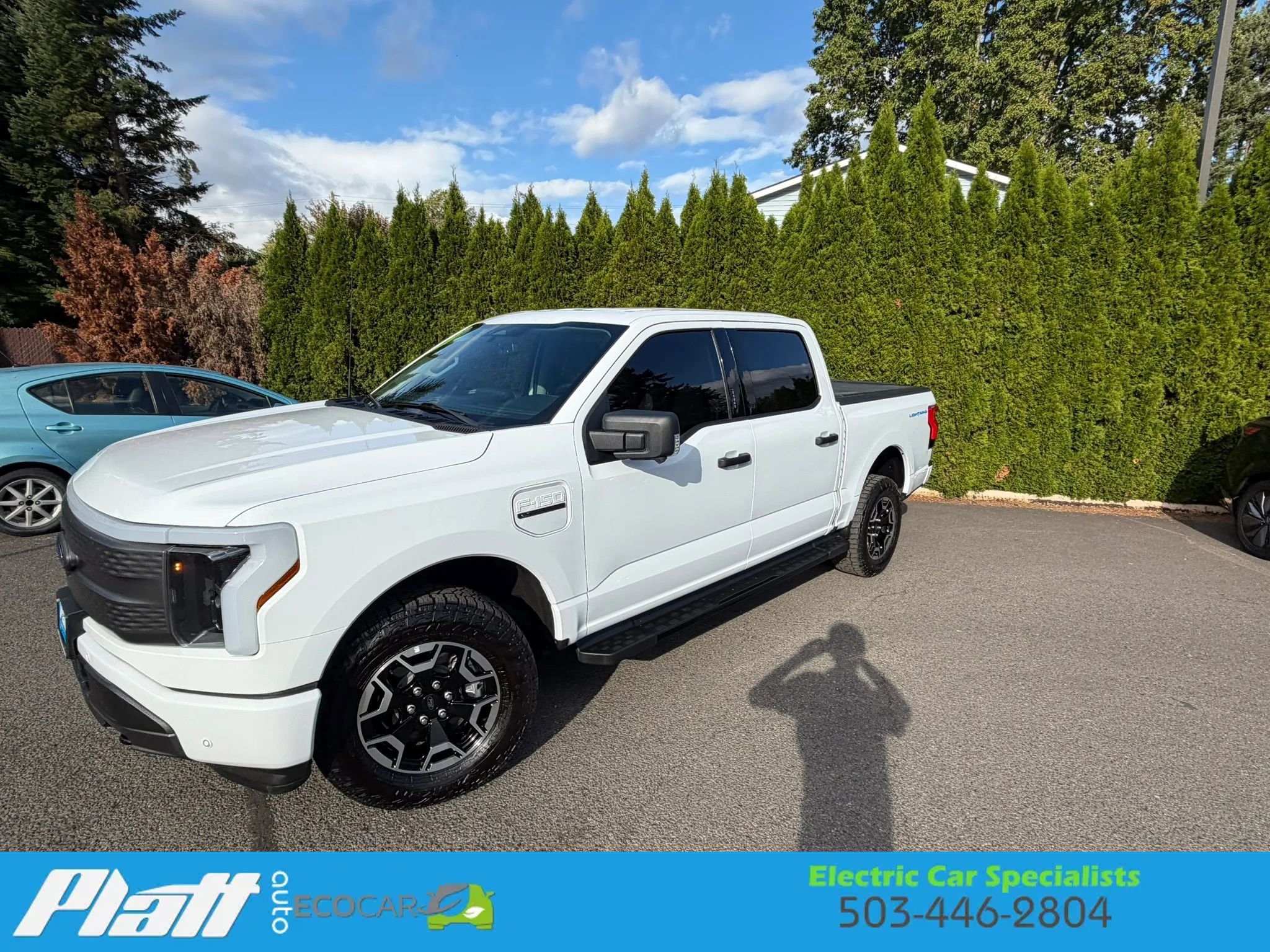 Used 2022 Ford F150 Lightning XLT AWD/4WD image 3