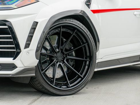 Used 2021 Lamborghini Urus AWD/4WD image 24
