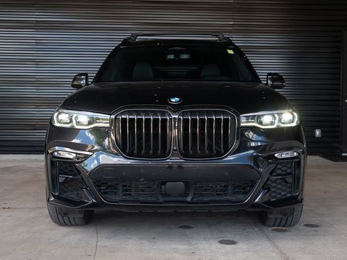 Used 2021 BMW X7 xDrive40i w/ M Sport Package AWD/4WD image 10