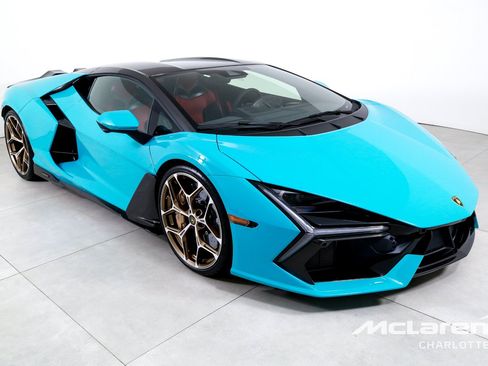 Used 2025 Lamborghini Revuelto AWD/4WD image 3