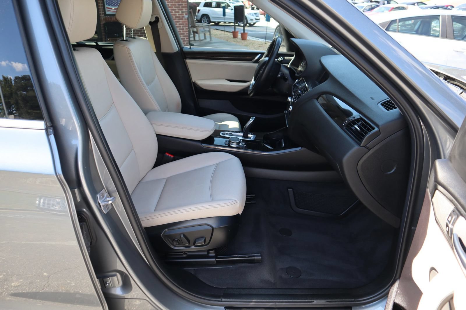 Used 2017 BMW X3 xDrive28i AWD/4WD image 17