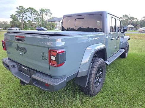 Used 2025 Jeep Gladiator Sport AWD/4WD image 4