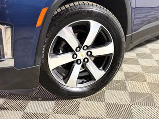 Used 2023 Chevrolet Traverse LT w/ LT Premium Package AWD/4WD video 2