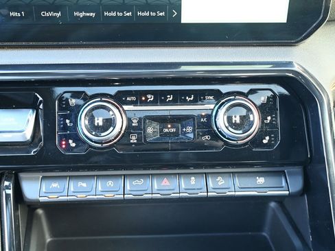 Used 2022 GMC Sierra 1500 AT4 w/ AT4 Premium Package image 29