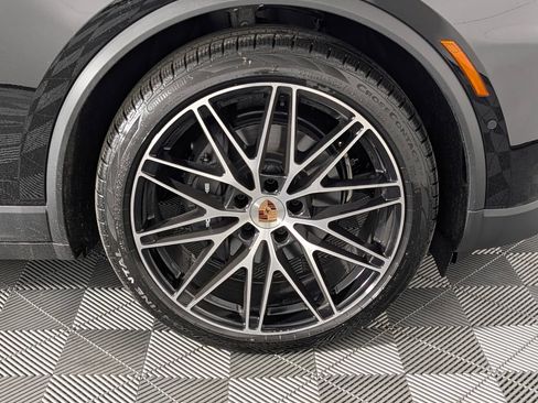 New 2026 Porsche Macan 4 Electric image 14