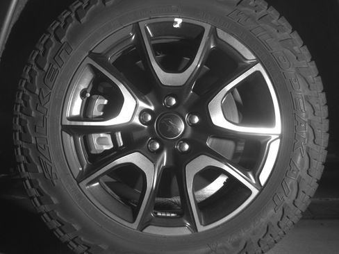 Used 2025 Jeep Compass Trailhawk AWD/4WD image 12