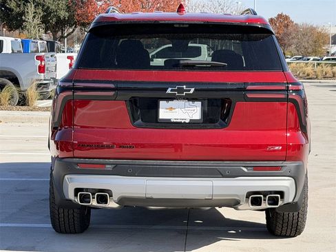 New 2026 Chevrolet Traverse Z71 w/ Enhanced Driving Package image 5