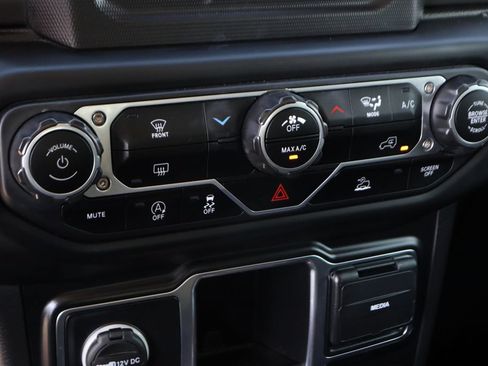 Used 2023 Jeep Gladiator Sport AWD/4WD image 28