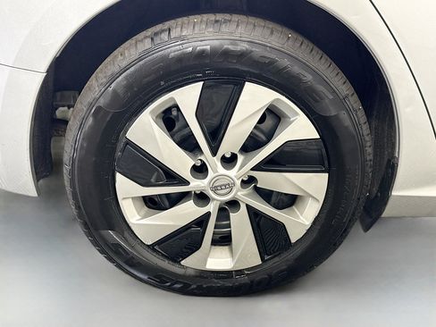 Used 2024 Nissan Altima 2.5 S FWD image 33