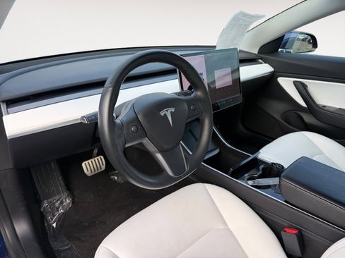 Used 2018 Tesla Model 3 Long Range image 15