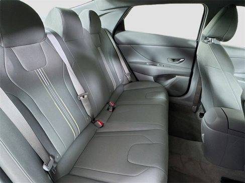 Certified 2025 Hyundai Elantra Sport image 27