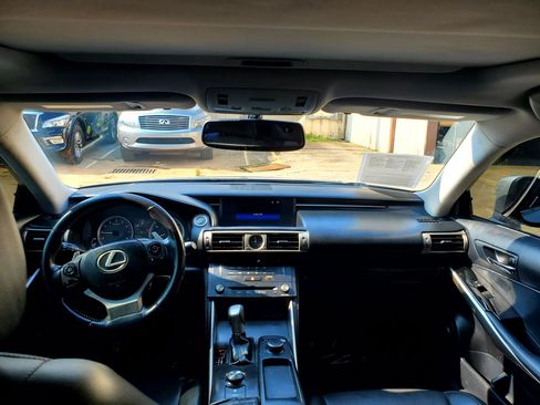 Used 2016 Lexus IS 200t RWD image 18