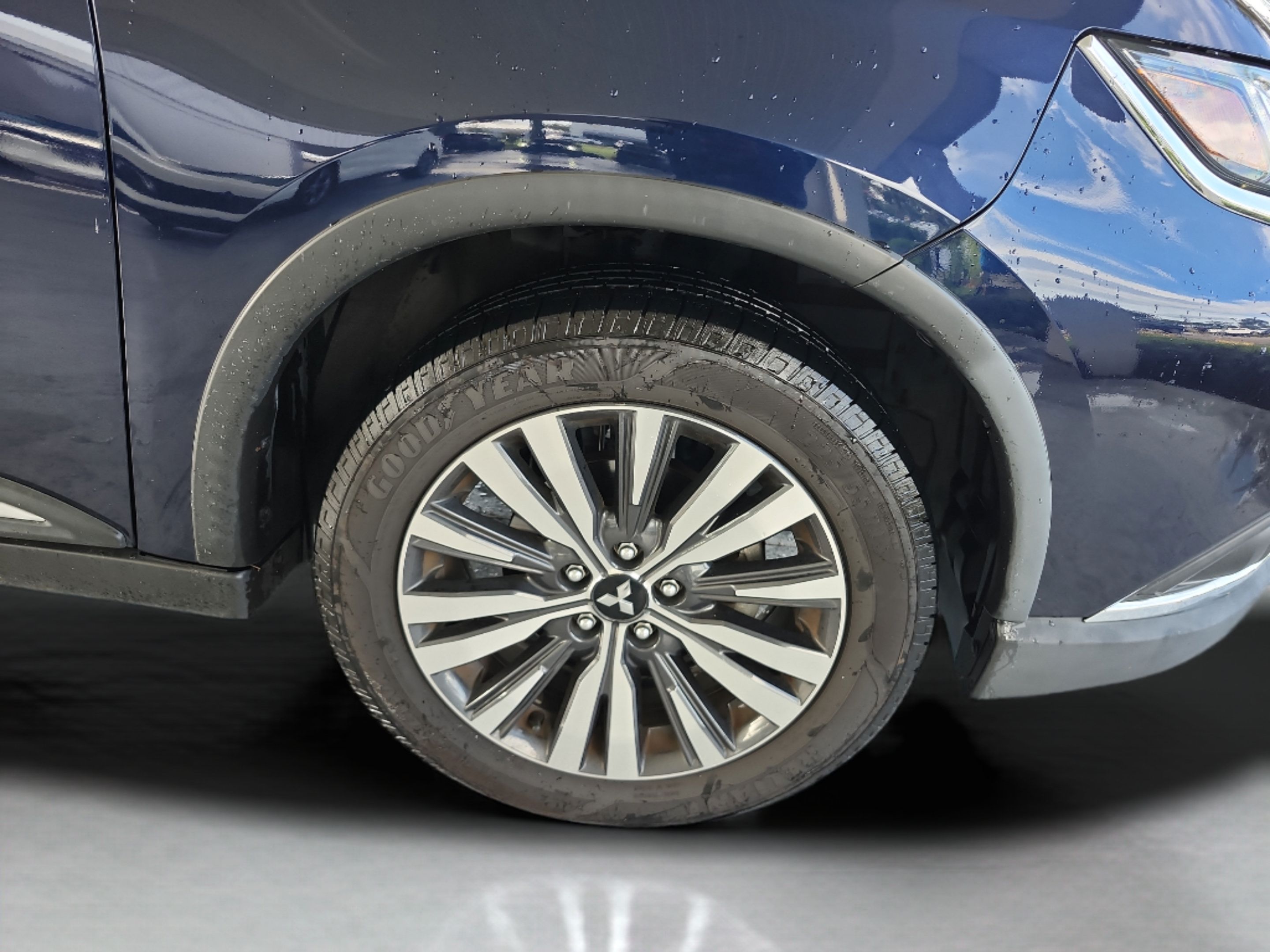 Used 2020 Mitsubishi Outlander ES FWD image 26