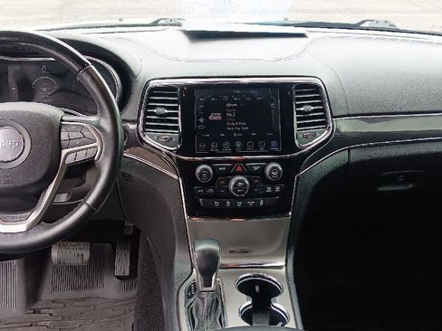 Used 2020 Jeep Grand Cherokee Overland image 4