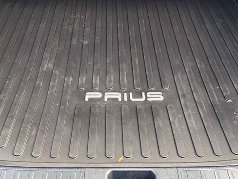 Used 2019 Toyota Prius LE FWD image 17