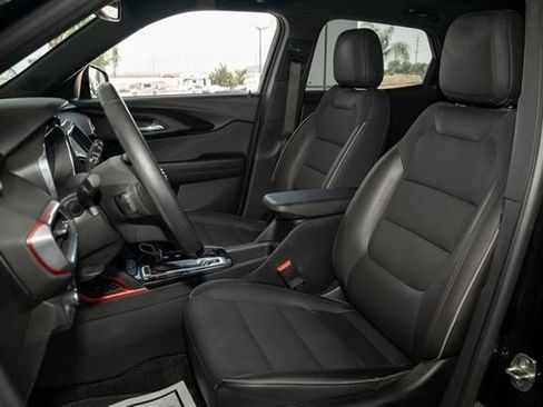 Used 2021 Chevrolet TrailBlazer RS w/ Sun and Liftgate Package image 98