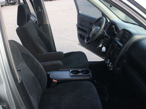 Used 2005 Honda CR-V EX image 29