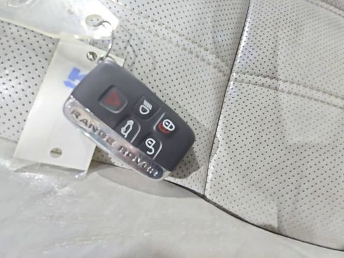 Used 2016 Land Rover Range Rover HSE image 37
