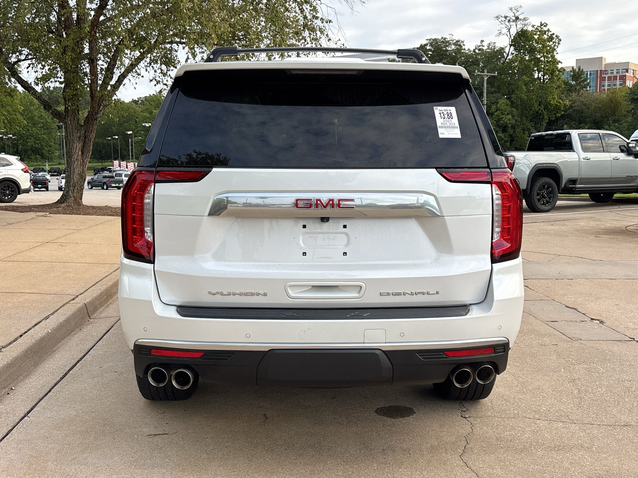Used 2023 GMC Yukon Denali AWD/4WD image 7