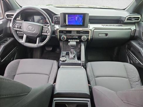 Used 2025 Toyota Tacoma SR5 AWD/4WD image 17