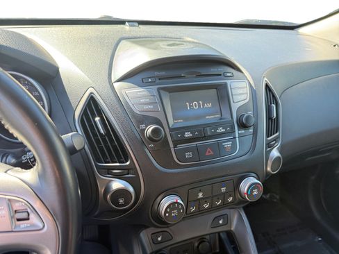 Used 2014 Hyundai Tucson SE FWD image 12