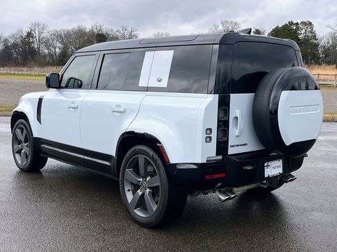 Used 2023 Land Rover Defender 110 image 4