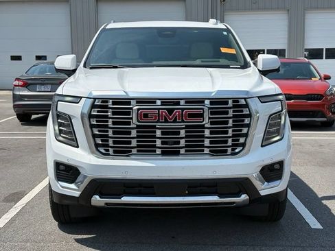 Used 2026 GMC Yukon Denali w/ Denali Reserve Package AWD/4WD image 8