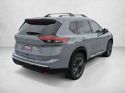 Used 2025 Nissan Rogue Platinum image 5