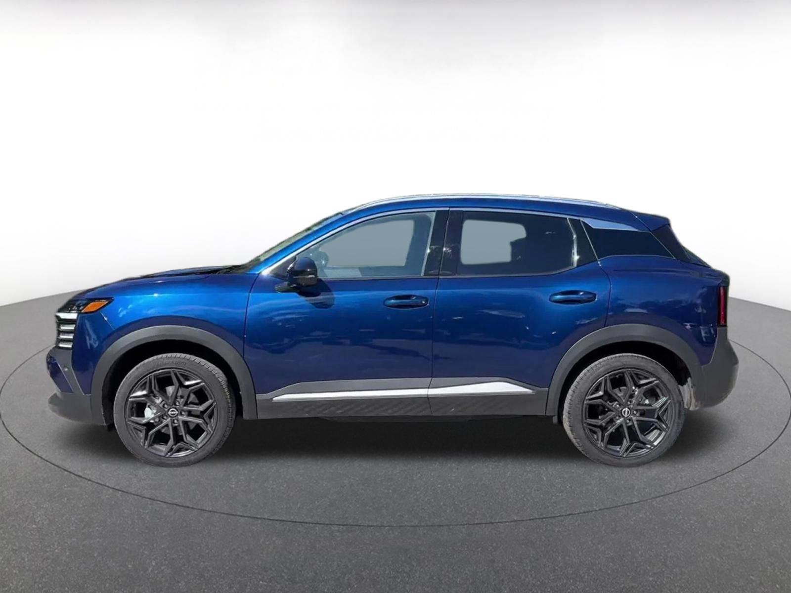 Used 2026 Nissan Kicks SR FWD image 8