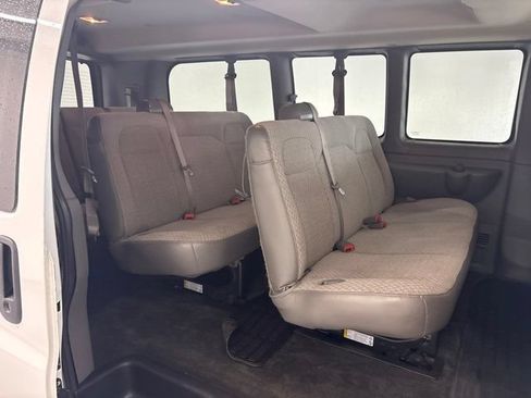 Used 2017 Chevrolet Express 3500 LT w/ LT Preferred Equipment Group RWD image 23