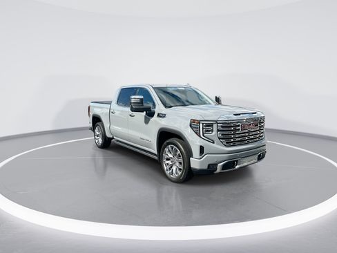 Used 2025 GMC Sierra 1500 Denali w/ Denali Reserve Package AWD/4WD image 2