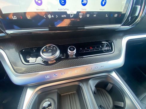 New 2026 Ford Expedition Max Platinum w/ Stealth Appearance Package image 17