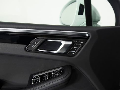 New 2026 Porsche Macan AWD/4WD image 18
