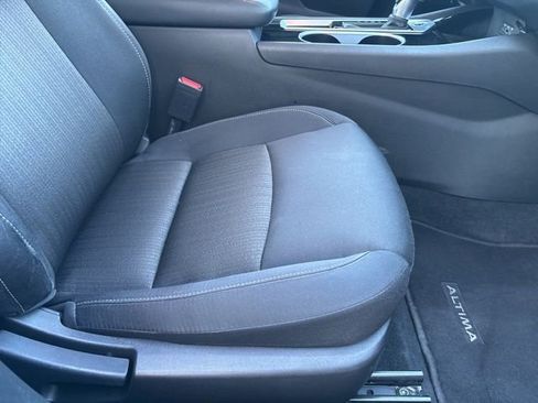 Used 2024 Nissan Altima 2.5 SV image 21