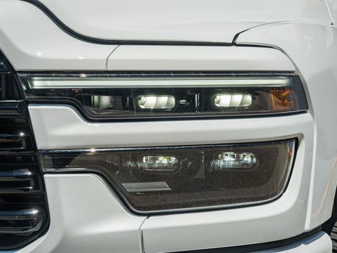 New 2026 RAM 2500 Laramie AWD/4WD image 13