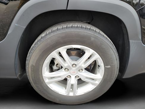 Certified 2022 GMC Terrain SLE w/ Driver Convenience Package image 28