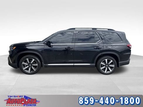 Used 2025 Honda Pilot Touring image 2