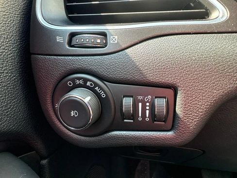 Used 2021 Jeep Cherokee Trailhawk w/ Sun, Sound & Nav Group AWD/4WD image 18