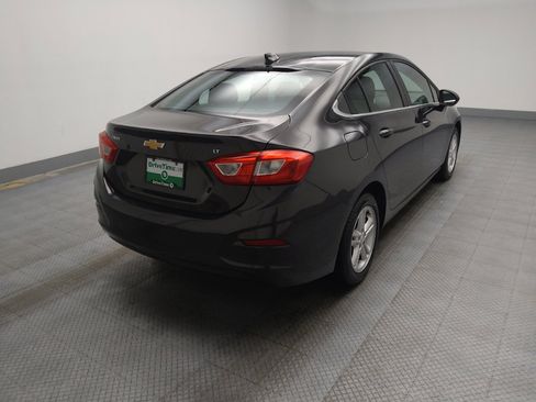 Used 2017 Chevrolet Cruze LT image 9