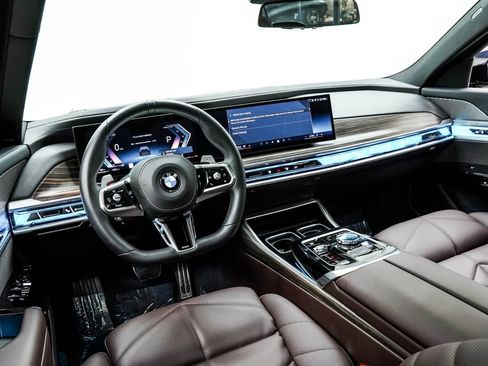 Used 2025 BMW 740i xDrive image 6