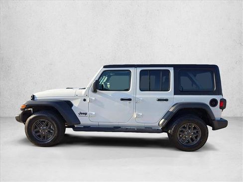 Used 2024 Jeep Wrangler Unlimited Sport AWD/4WD image 9