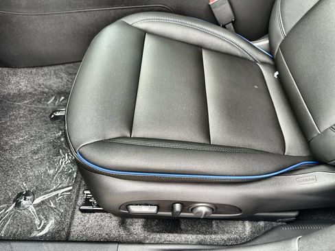 New 2026 Buick Envista Sport Touring w/ Convenience I Package FWD image 25