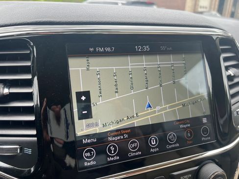 Used 2019 Jeep Grand Cherokee Limited AWD/4WD image 39