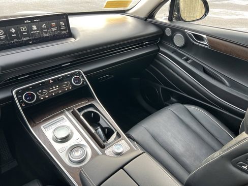 Used 2023 Genesis GV80 2.5T w/ Prestige 20" Package image 25