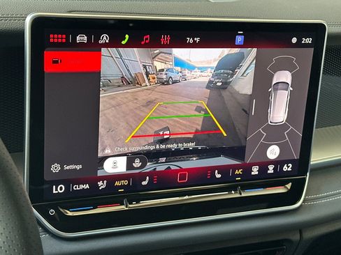 New 2026 Volkswagen Tiguan SE R-Line AWD/4WD image 17