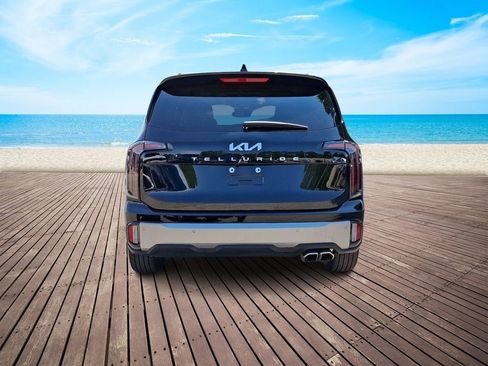 Used 2025 Kia Telluride EX w/ EX Captain's Chair Package FWD image 5