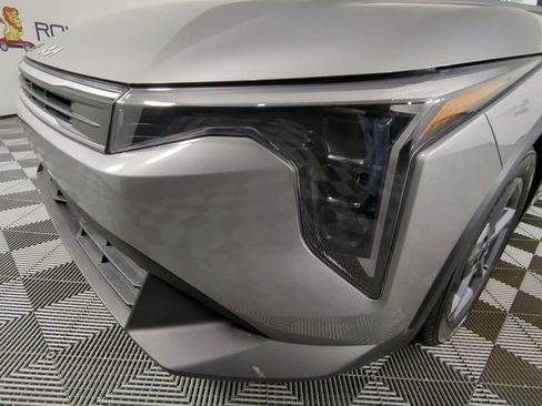 New 2025 Kia K4 LXS image 44