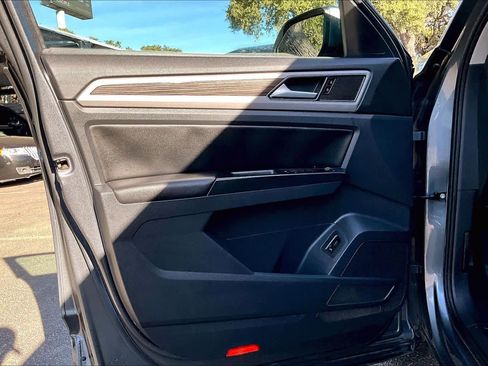 Used 2019 Volkswagen Atlas SE w/ Panoramic Sunroof Package image 21