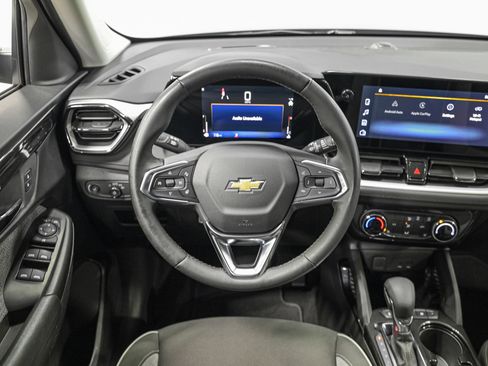 Used 2024 Chevrolet TrailBlazer LT w/ LT Cold Weather Package FWD image 16